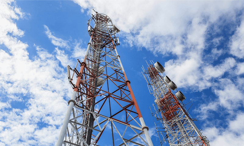 Telecom Manufacturer Uses Customized Competitive Intelligence to Make Informed Decisions